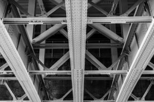 Architectuur - Under the bridge London.