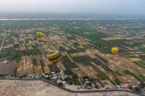 Landschappen - Hot air balloons over Luxor