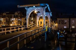 Stad - Rembrandbrug, Leiden