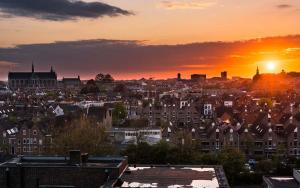 Stad - Zonsondergang over Leiden